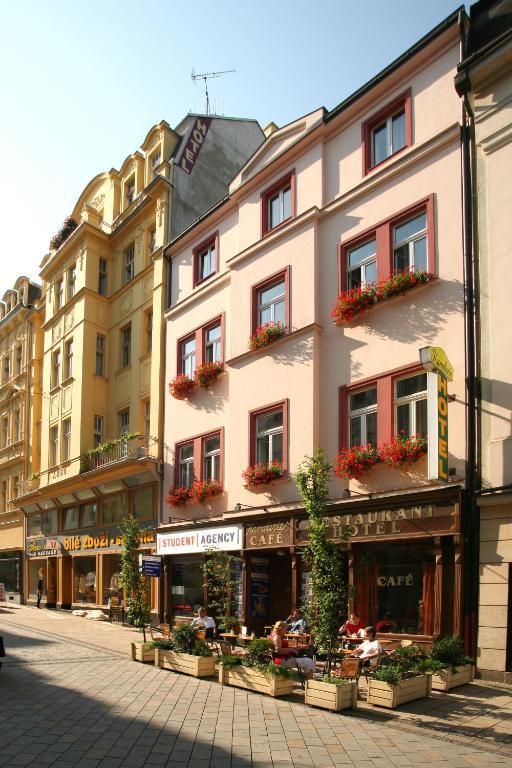 Apartments Kavalerie Karlovy Vary Exterior photo