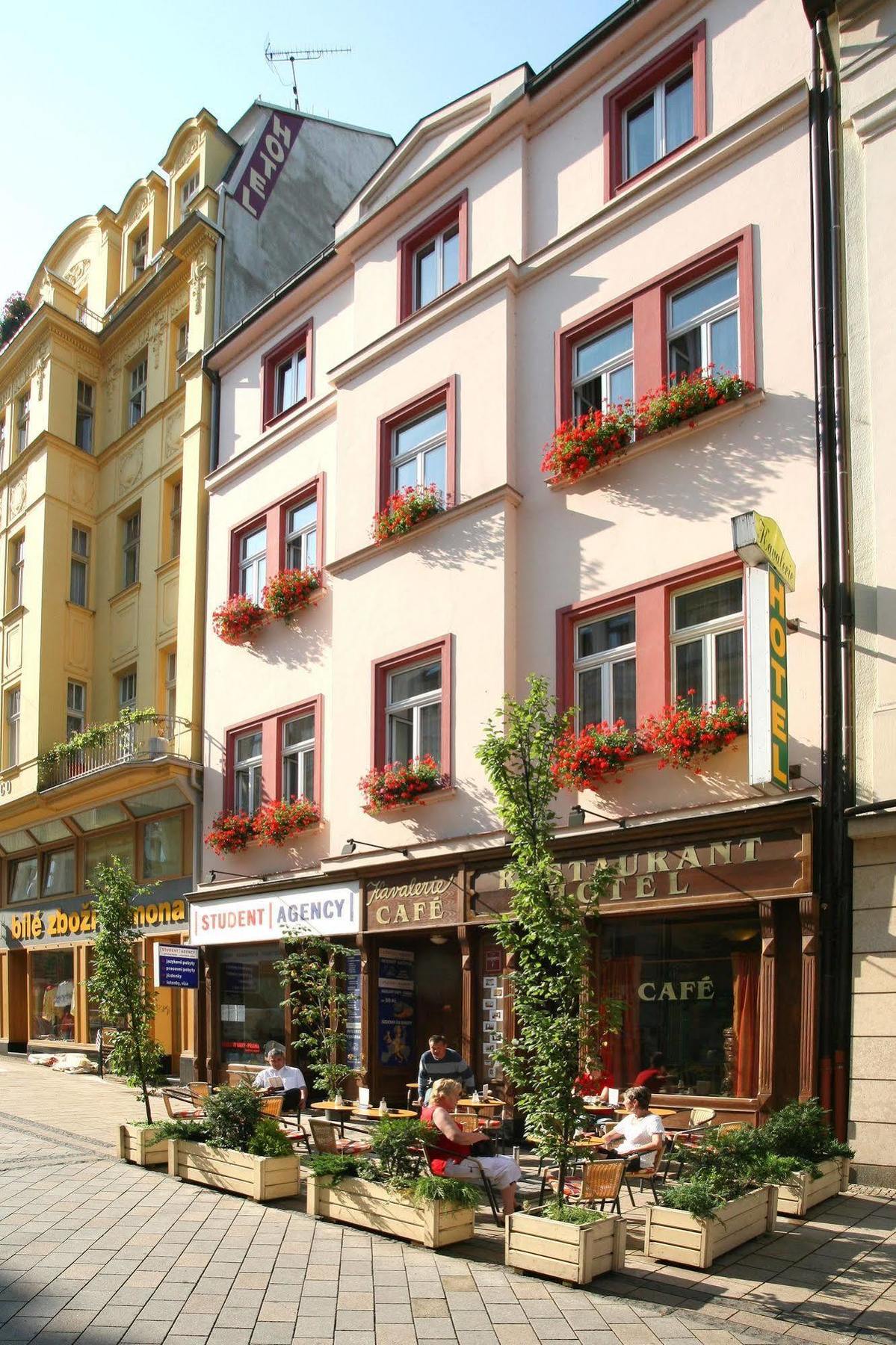 Apartments Kavalerie Karlovy Vary Exterior photo